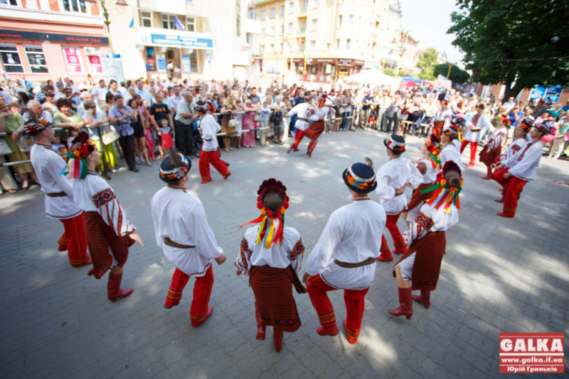 Народні майстри, танцюристи та співаки з усієї  України та закордону приїдуть на фестиваль до Івано-Франківська