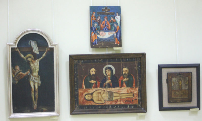 У церкві Катедрального собору Преображення Господнього в Коломиї відкрилась експозиція на базі колекцій покійного владики Миколая Сімкайла