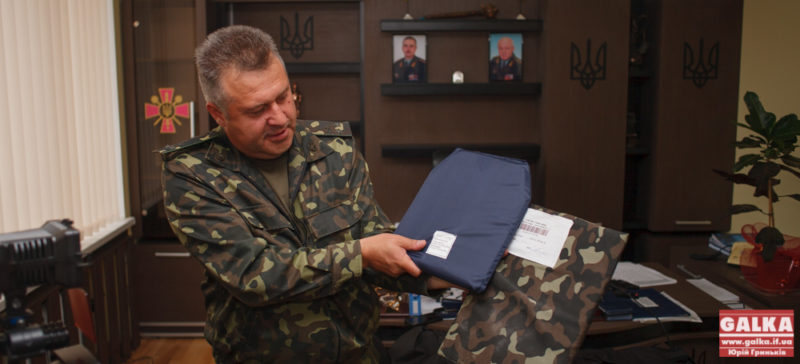 Павлюк відправив у Київ двох офіцерів, щоби вони на місці оперативно закуповували бронежилети