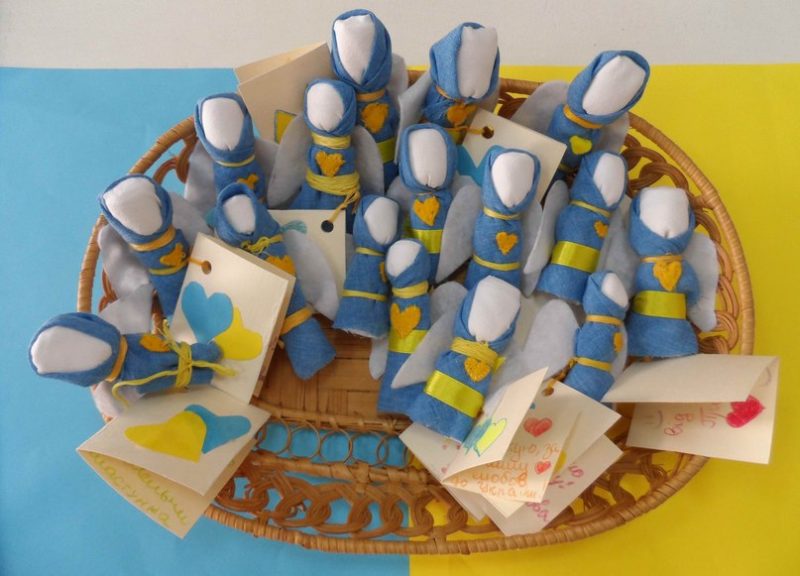 Військовим на Луганщину відправлять ляльки-мотанки