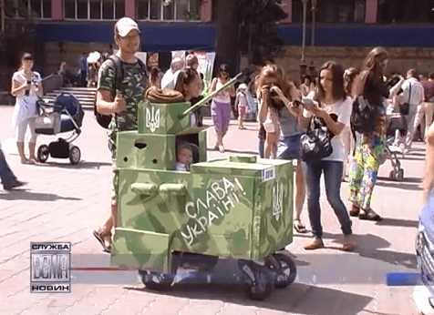 В Івано-Франківську відбувся традиційний парад візочків
