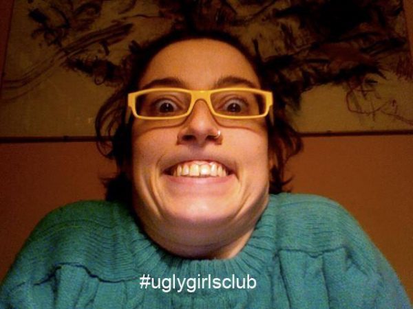 Студентки-феміністки заснували онлайн-клуб “страшненьких дівчат”. Фото