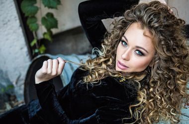 Українська співачка Яна Соломко викликала фурор на турецькому “Голосі країни” (відео)