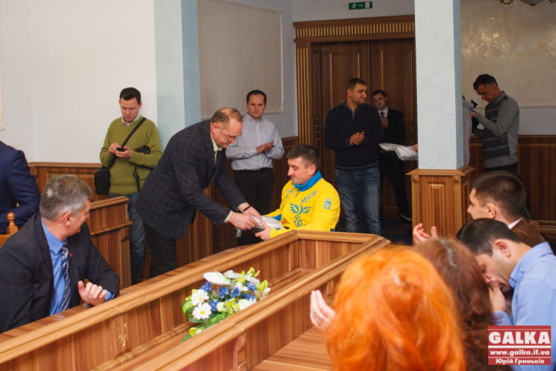 Прикарпатські спортсмени отримали подяки Облдержадміністрації за 2013 рік (ФОТО)