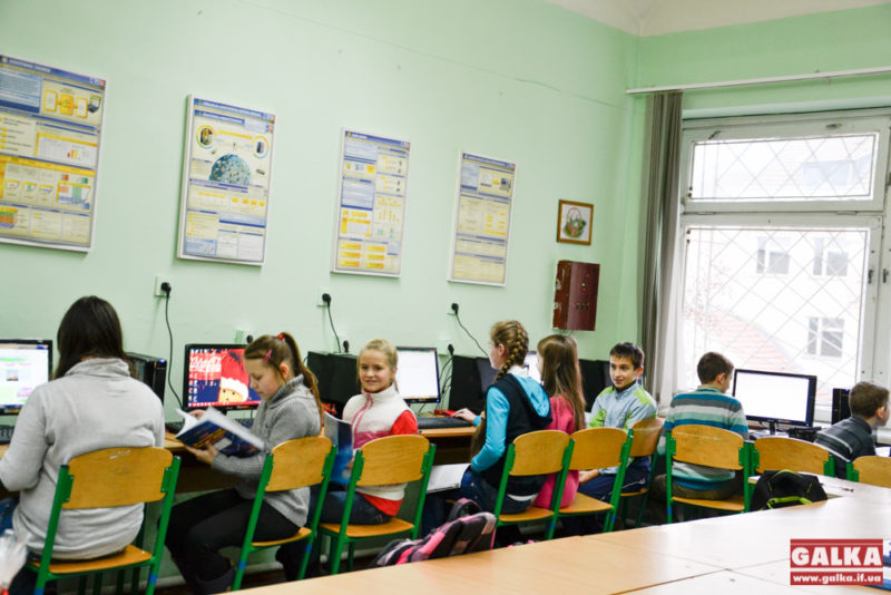 Громадська рада припинить збори коштів на АТО в школах Івано-Франківська (ВІДЕО)