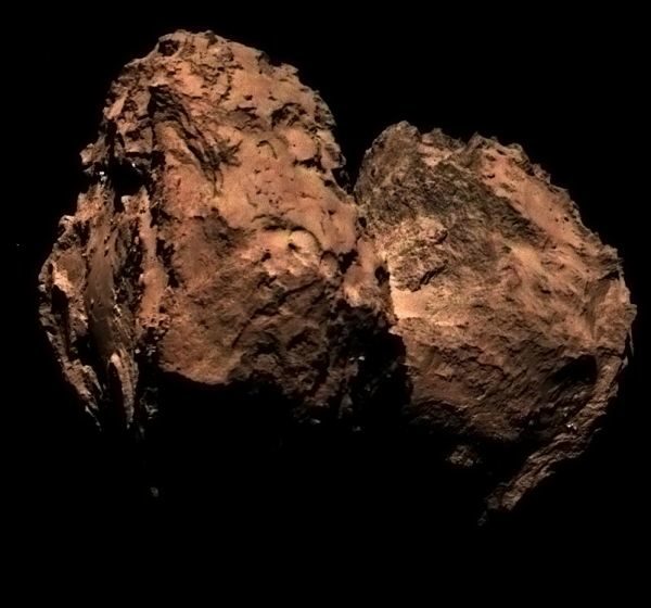 Перше кольорове фото найпопулярнішої комети сьогодення