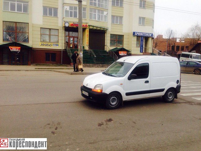 В Івано-Франківську авто збило двох пішоходів (ВІДЕО)
