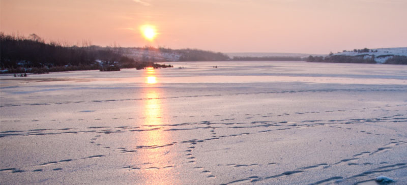 На Коломийському озері не пустили п’ятьох рибалок на тонкий лід