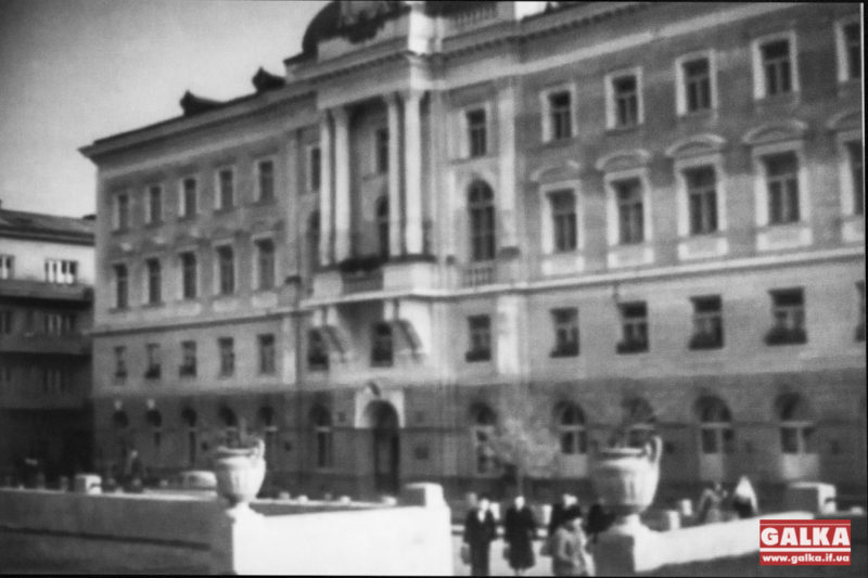 «Старе відео міста Станіслав» – У Станіславському медичному інституті, 1952 р.  (ВІДЕО)