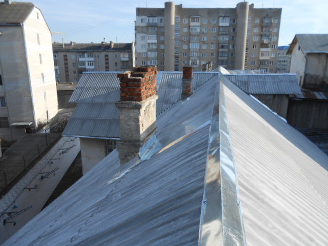 У Франківському СІЗО полагодили проблемний дах (ФОТО)