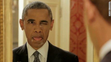 Барак Обама корчить кумедні пики у ролику “Речі, які всі роблять, але нікому про це не розповідають”