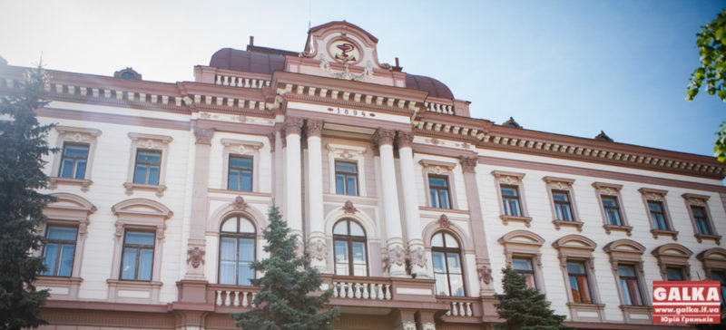 В Івано-Франківський медуніверситет вступили майже тисяча студентів
