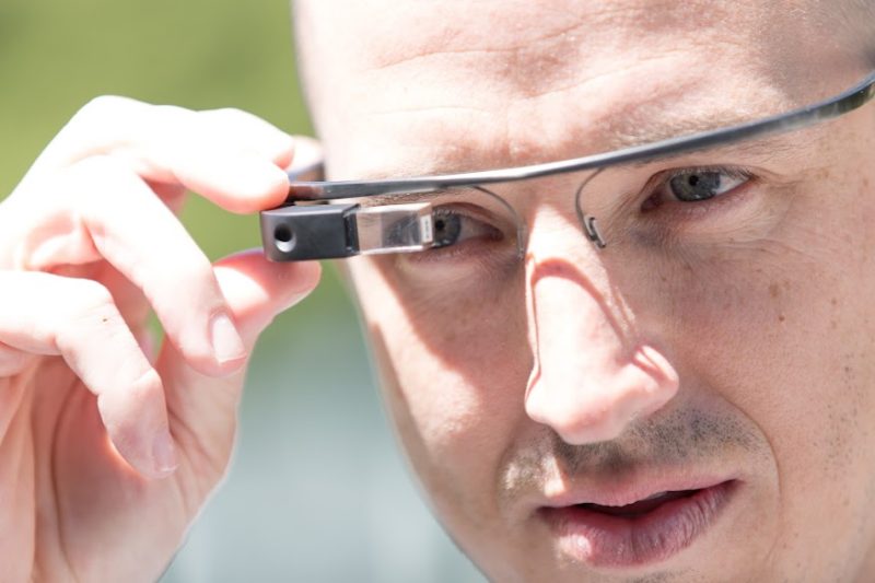 Невдалий проект розумних окулярів Google почнуть з нуля