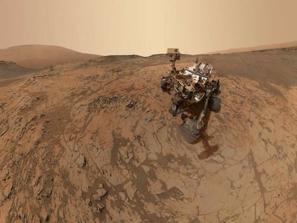 Марсохід “Curiosity” прислав “селфі” з поверхні Марса