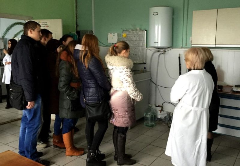 Студенти-хіміки оглянули лабораторію  водоканалу