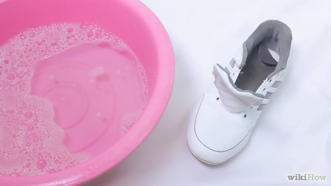 Галка рекомендує: як чистити світле взуття (відео)