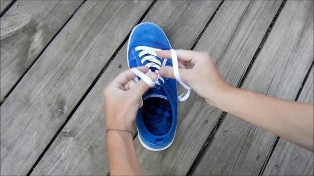 Галка рекомендує: чотири легких способи, як зашнурувати взуття за секунду (ФОТО)