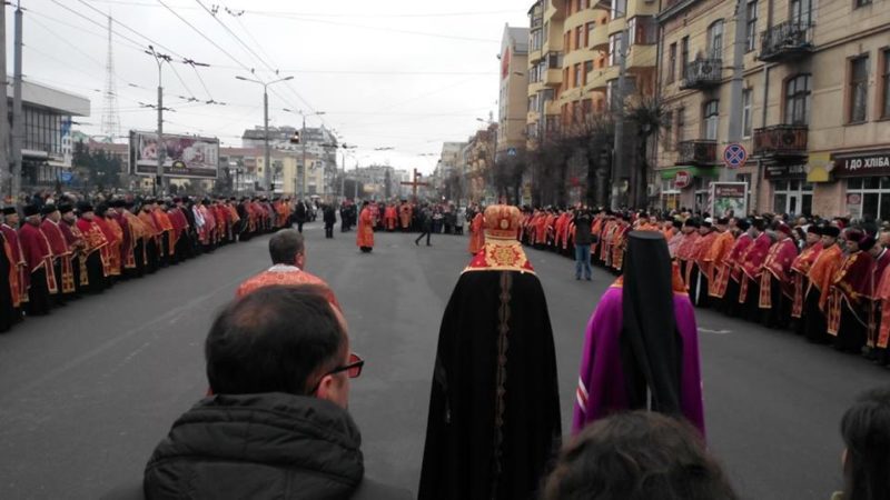 Тисячі прикарпатців взяли участь у Хресній ході в Івано-Франківську (ФОТО+ ВІДЕО)