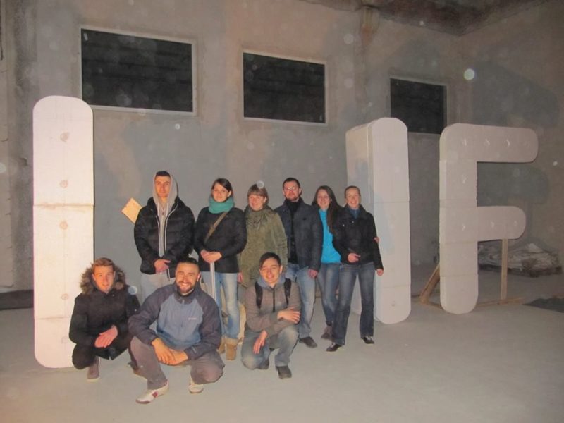 Активісти змайстрували величезну інсталяцію “Я люблю ІФ” – планують встановити в центрі міста (ФОТО)