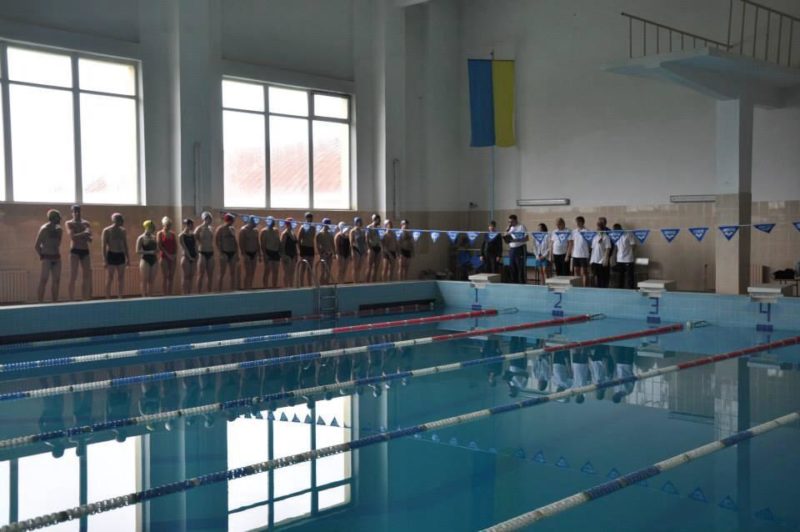 Прикарпатські журналісти змагалися у плаванні (ФОТО)