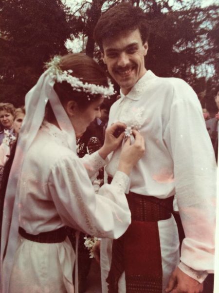 Тягнибок показав зворушливі архівні фото зі свого весілля (ФОТО)