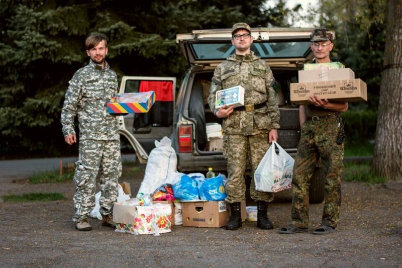Прикарпатські волонтери передали допомогу медичному батальйону “Госпітальєри” (ФОТО)
