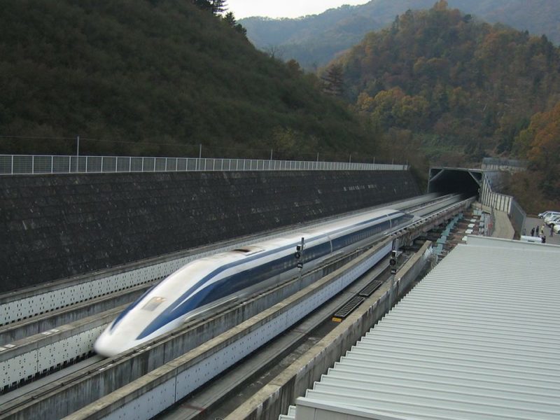 У Японії розігнали потяг до рекордних 630 км/год (ФОТОФАКТ)