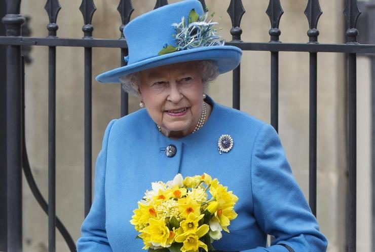 Єлизавета II підібрала свій черговий наряд  в українських кольорах (ФОТОФАКТ)