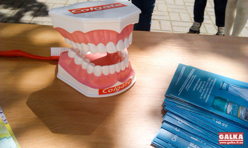 Понад сотня бійців АТО з Прикарпаття отримали зубні протези
