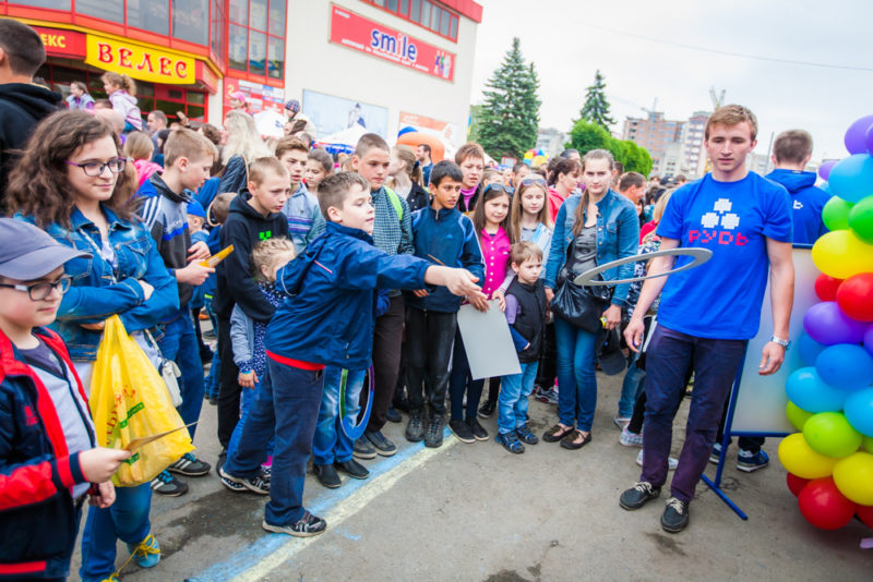 День морозива у Івано-Франківську пройшов під  патріотичним гаслом – «Рудь» дарує єдність (ФОТО)