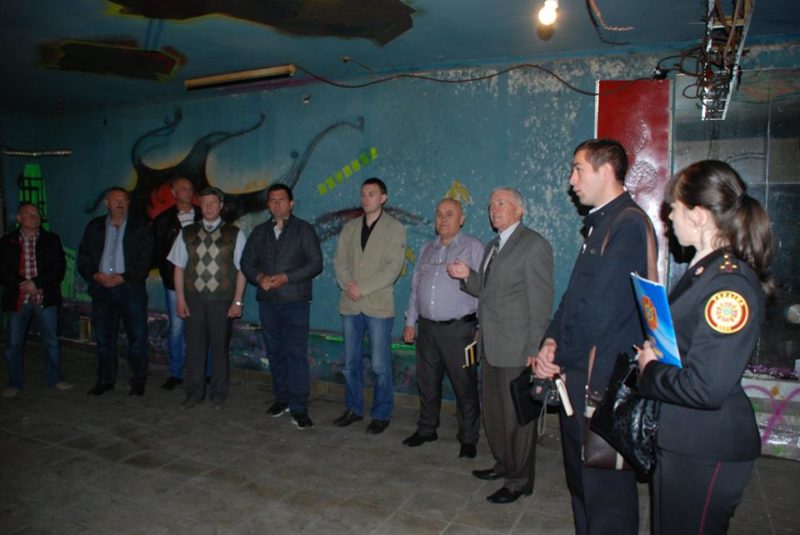 Працівники служби Автодоріг навідалися до бомбосховища, яке колись було нічним клубом (ФОТО)