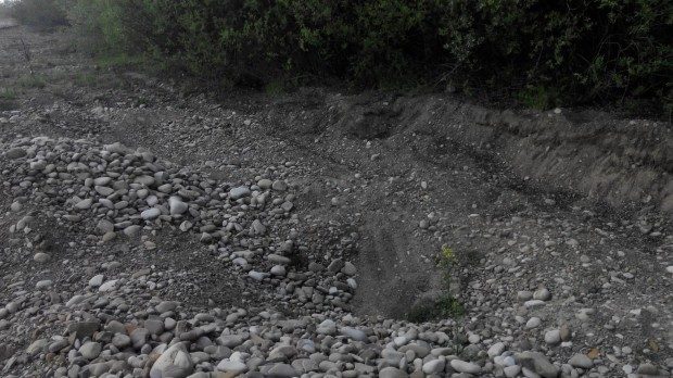 На Долинщині арештували транспорт чоловіків, які незаконно видобували річковий камінь