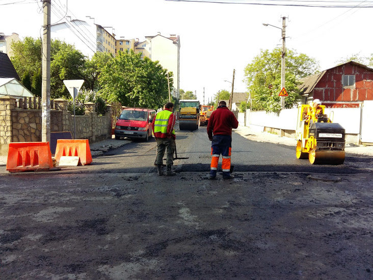 Сьогодні область дізнається, хто хоче ремонтувати ще чотири дороги на Прикарпатті