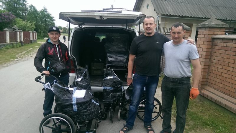 Патріоти України з Канади передали візки для поранених бійців АТО