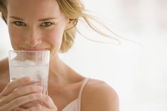 10 ознак того, що потрібно пити більше води