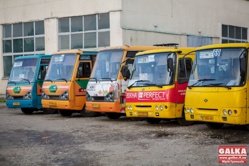 Три автобусні маршрути в Івано-Франківську матимуть зовнішнє озвучення