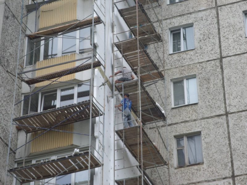 За програмою теплозбереження в Івано-Франківську проводять комплексне утеплення багатоповерхівки (ВІДЕО)
