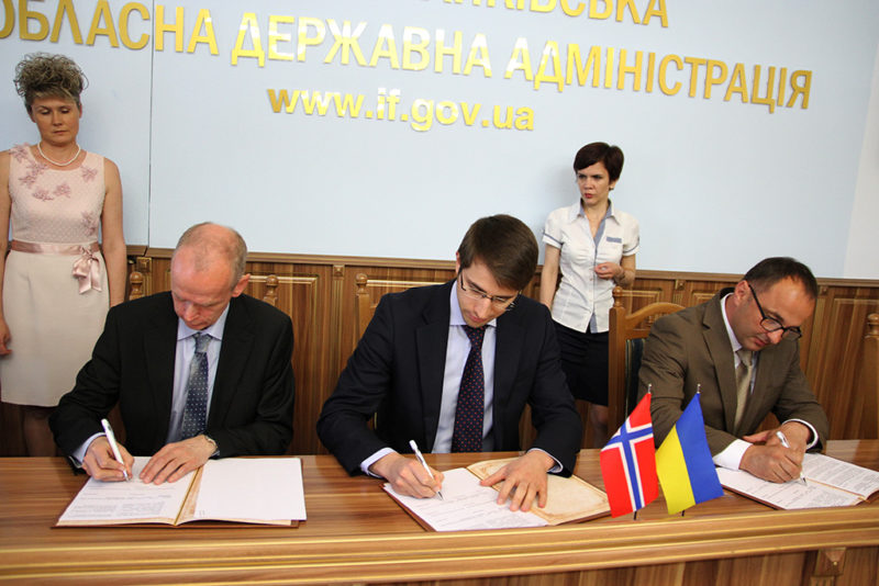 Посол Норвегії підписав у Франківську меморандум про відкриттяу місті бізнес-центру.