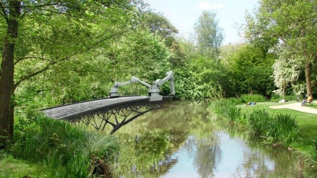 В Амстердамі надрукують на 3D-принтері міст через річку (ВІДЕО)