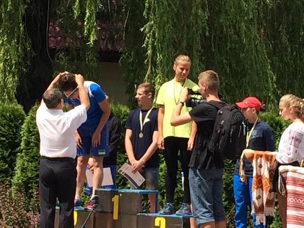 Івано-франківські спортсмени здобули нагороди на всеукраїнському чемпіонаті з плавання, який проходив у них вдома