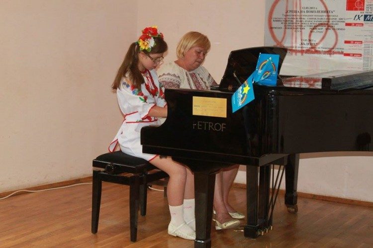 13-річна українська піаністка із синдромом Дауна перемогла на міжнародному музичному фестивалі у Болгарії
