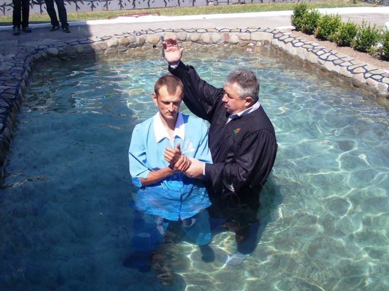 У Коломийській виправній колонії хрестили засуджених (ФОТО)
