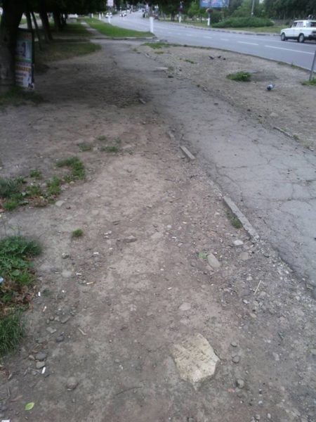 Надгробну плиту з написом на івриті виявили посеред тротуару в Калуші
