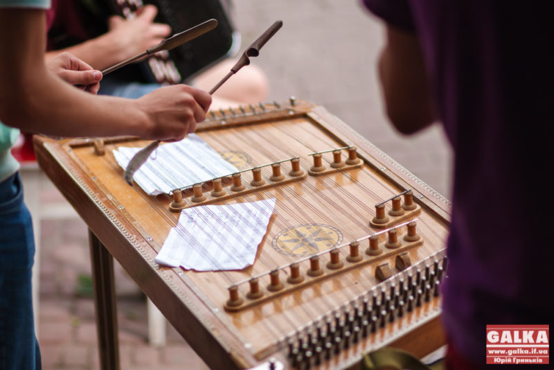 На Прикарпатті європейські музиканти гратимуть на дзвонах