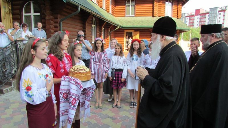 Патріарх Філарет приїхав молитися разом з прикарпатцями за мир в Україні