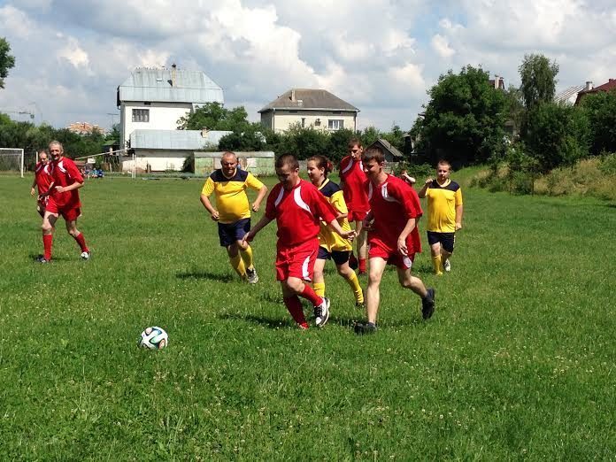 Діти з обмеженими можливостями зіграли у футбол (ФОТО)