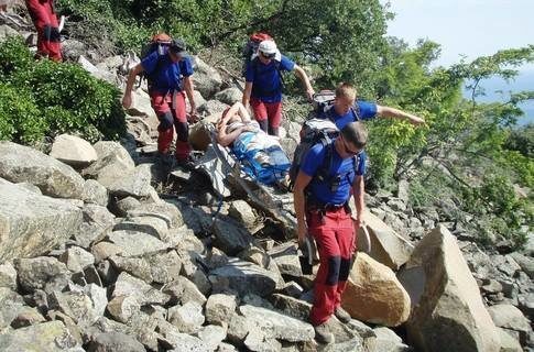 Під час сходження на Говерлу травмувалась туристка з Хмельниччини – допомагали рятувальники