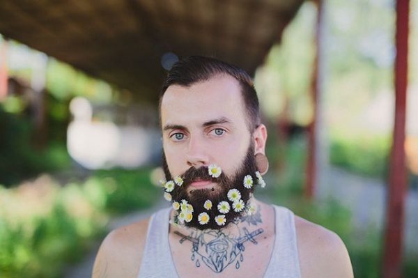 Якщо любиш бороду – відпусти її: у Києві пройшло свято бороданів (ВІДЕО)