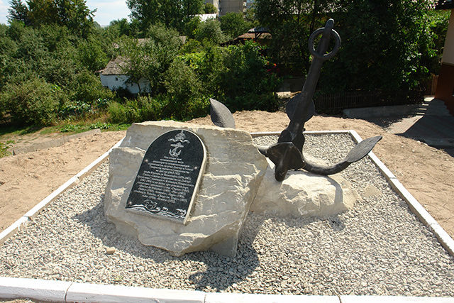 На згадку про судноплавство на річці Дністер на Прикарпатті встановили пам’ятник(ФОТО)