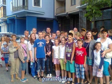 Діти з Франківська відправилися на оздоровлення до Угорщини (ФОТО)